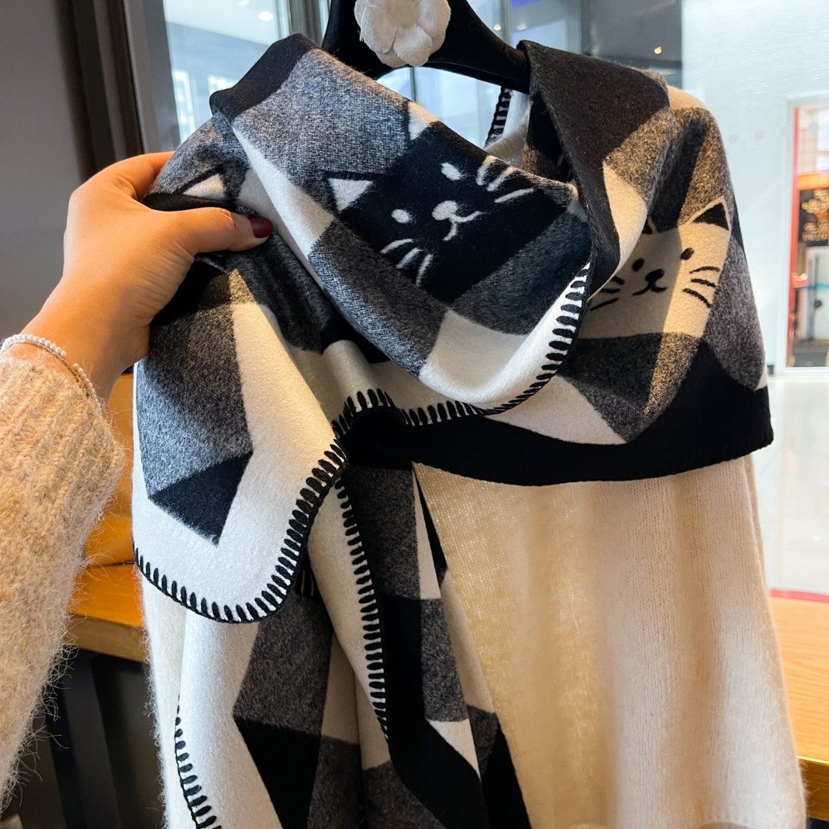 披肩式围脖含20绵羊毛高级咖双面猫咪格纹仿羊绒围巾女生秋冬保暖,淘宝优惠券,粉丝福利购,淘宝优惠卷