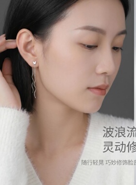 阿宝足银999蝴蝶波浪长款耳线