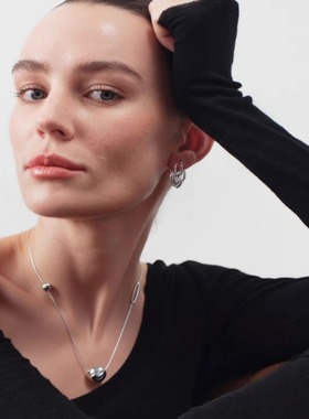 臻致 S925银轻奢小众设计感素面银珠项链