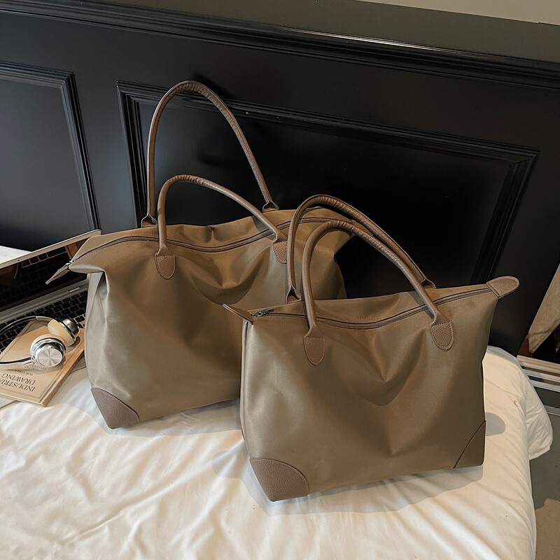 Large-capacity short-distance travel bag, versatile commuter tote bag