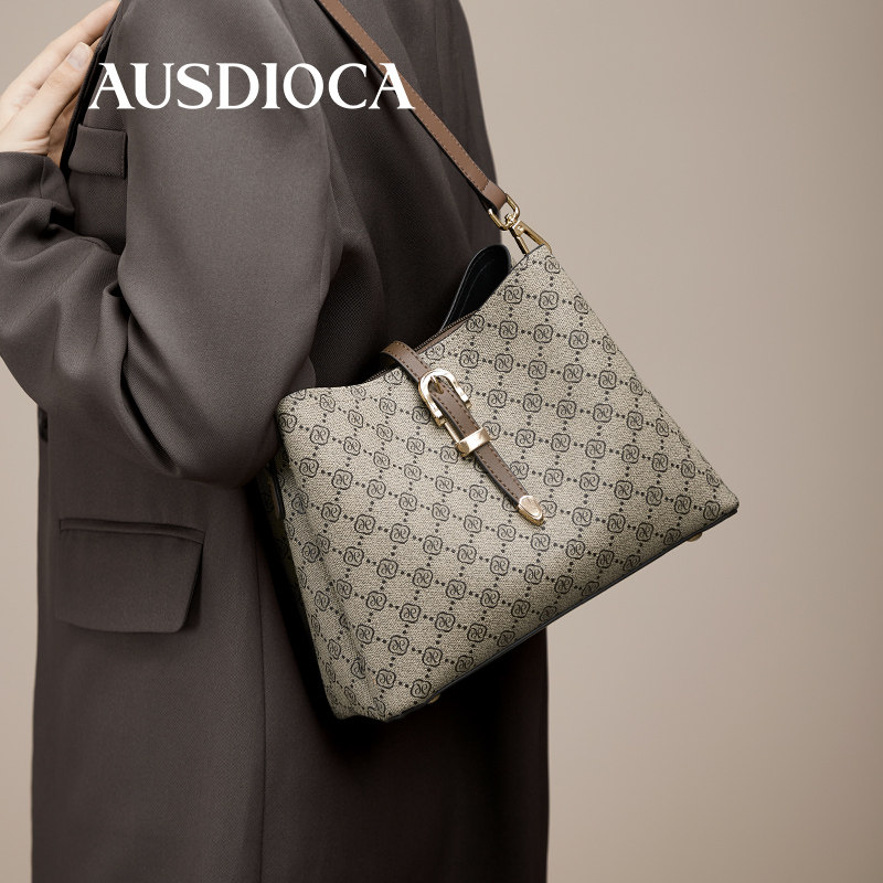 水桶包女2025新款时尚高级感大容量通勤老花包休闲女士单肩斜挎包,淘宝优惠券,粉丝福利购,淘宝优惠卷