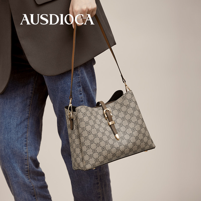 水桶包女2025新款时尚高级感大容量通勤老花包休闲女士单肩斜挎包,淘宝优惠券,粉丝福利购,淘宝优惠卷