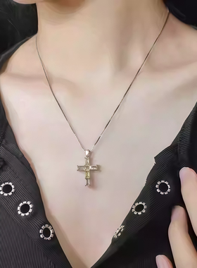 欧美嘻哈风高级感光辉十字架吊坠