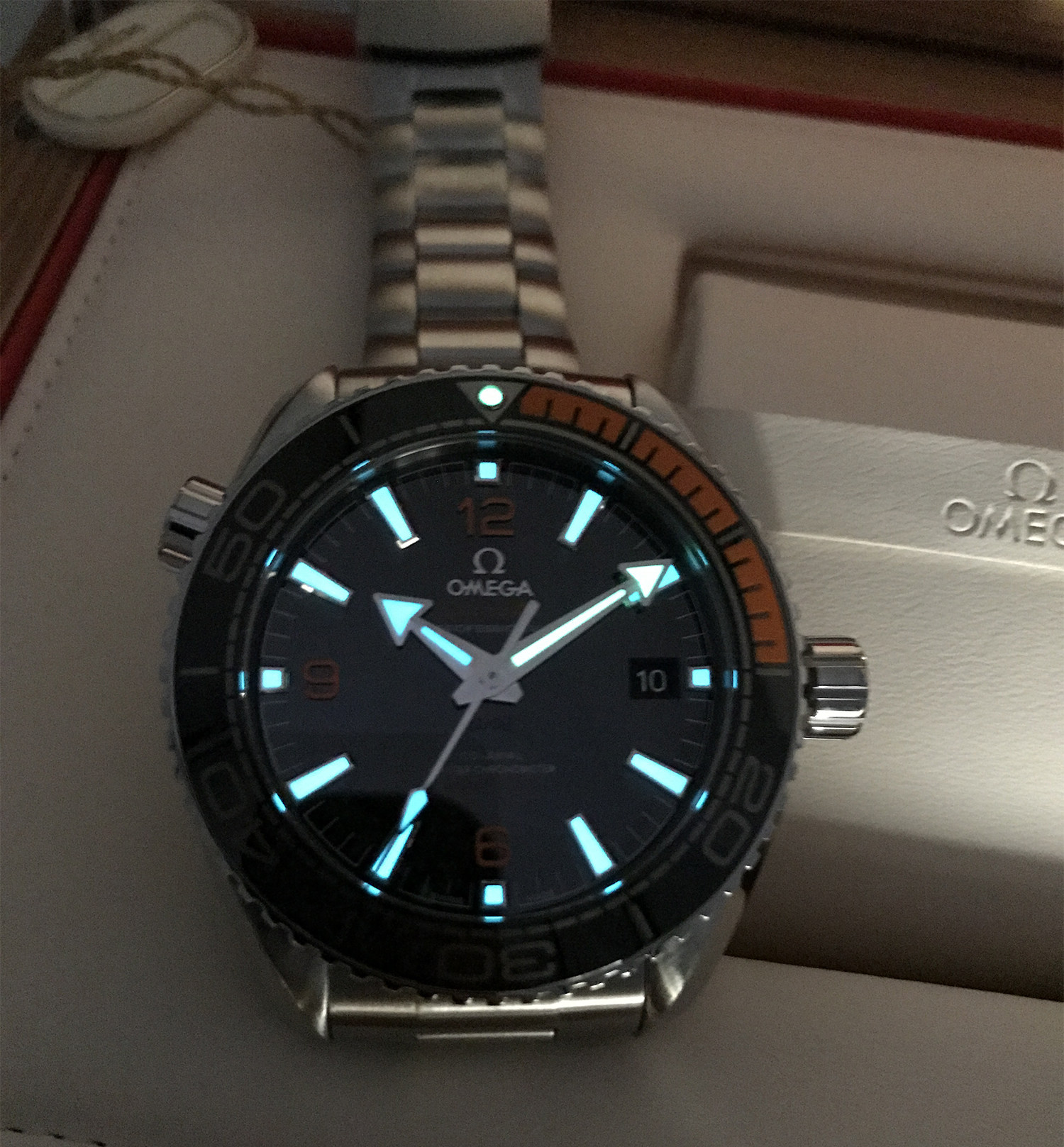 欧米茄海洋宇宙海马600米潜水男表 运洪金海外瑞士腕表