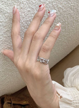 铜轻奢藤曼树叶戒指开口