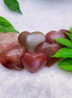 2025工厂天然红玛瑙手把件心形雕刻随形爱心各种材质原石水晶摆件