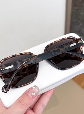 2026新款复古方形大框墨镜女圆脸显瘦茶色街拍遮阳防紫外线太阳镜