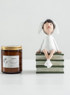 现代简约可爱女孩摆件创意卡通树脂工艺品样板间卧室儿童房装饰品