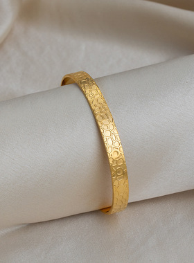 咿咿欧美极简钛钢手镯