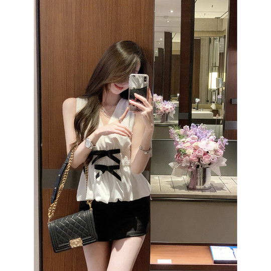 JustQin【南法女神】2025新款夏装V领小衫性感松紧腰蝴蝶结上衣女