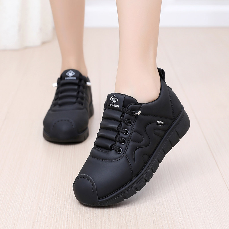 软皮软底妈妈鞋秋冬款透气平底防滑休闲鞋加绒一脚蹬不累脚运动鞋 - 图3