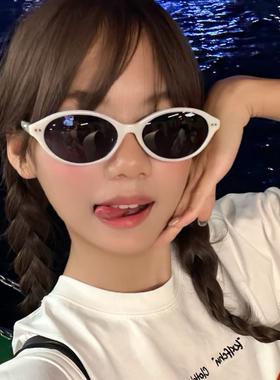 复古白色框墨镜女小框猫眼高级感
