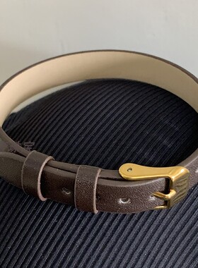 一条过整条皮表带穿八宝罗盘