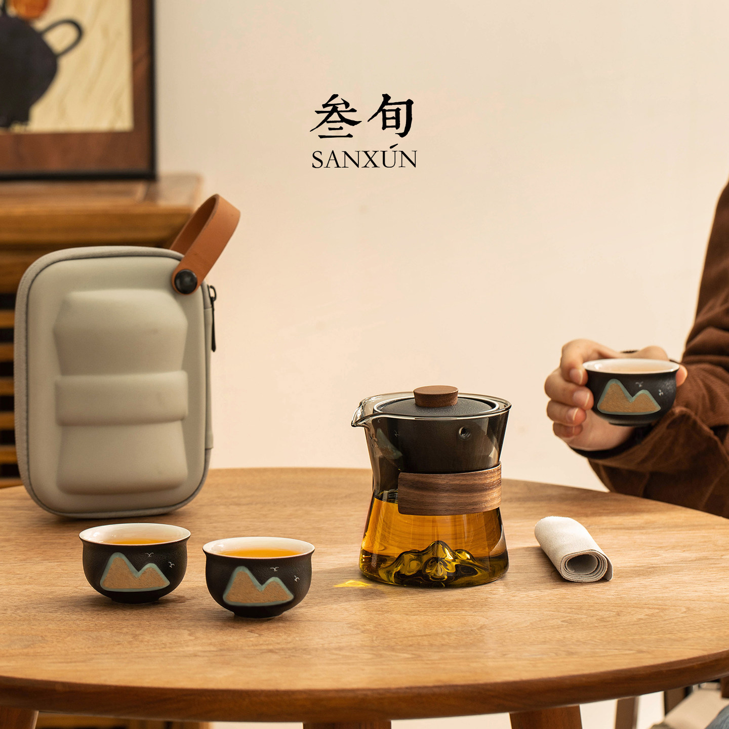 Portable outdoor teapot specially designed for brewing small green mandarin oranges