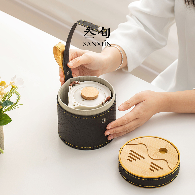 Thirty-and-a-half-quarter quick cup travel tea set