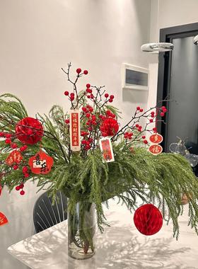 春节玄关摆件天竺少女雪松红果插花氛围感桌面摆件女家用新年装饰