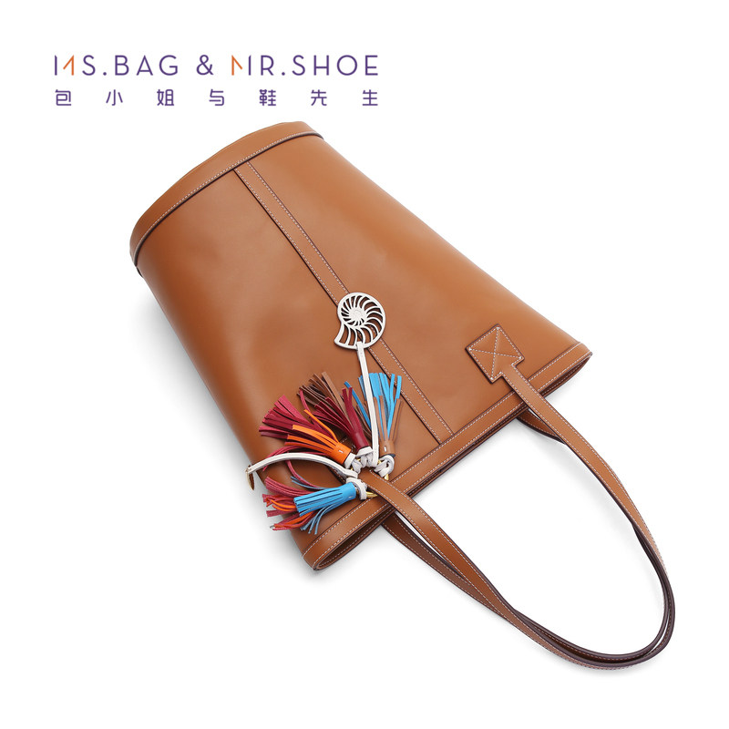 小姐与鞋先生2023春季新款单肩包 包小姐与鞋先生女士包袋