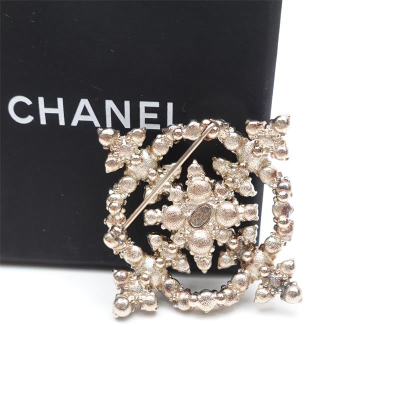  天猫国际自营时尚范胸针