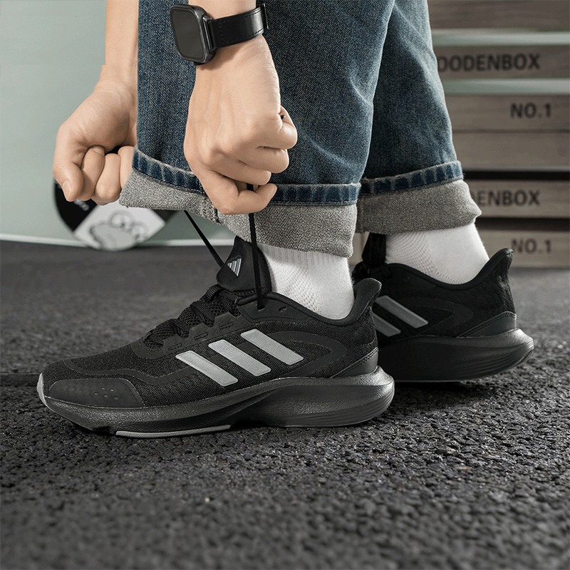 【自营】adidas阿迪达斯男鞋女鞋新款网面透气运动跑步鞋JH5153 - 图2