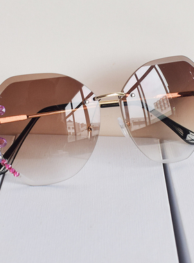 无框夏季太阳镜女圆脸大脸遮阳显瘦防晒墨镜女镶钻大框韩版高级