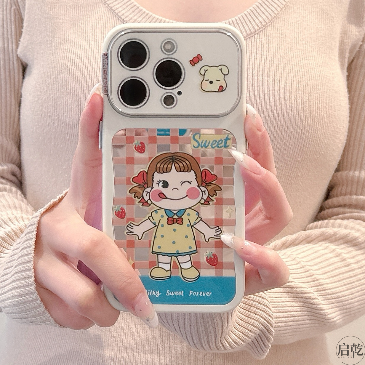 启乾 镜面格纹不二家女孩iPhone16/15手机壳适用苹果14/13promax自带镜头膜软壳少女心可爱卡通新款镜子全包