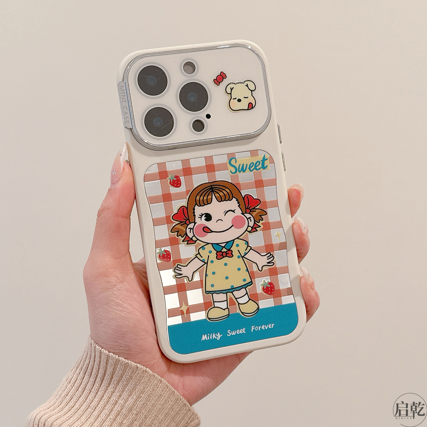 启乾 镜面格纹不二家女孩iPhone16/15手机壳适用苹果14/13promax自带镜头膜软壳少女心可爱卡通新款镜子全包