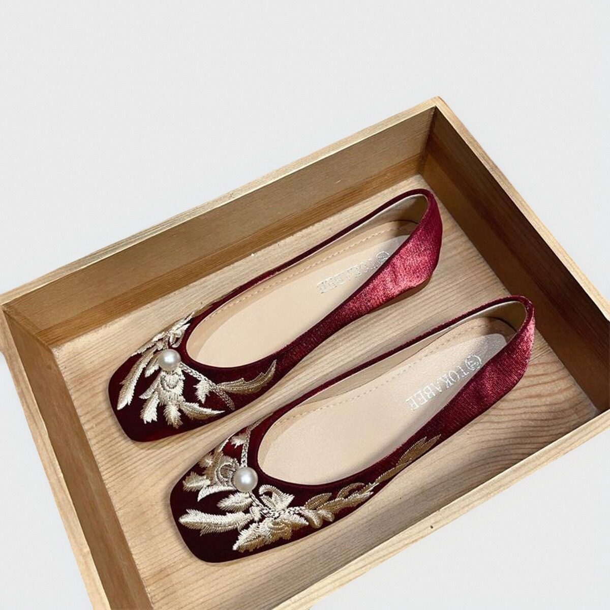 优雅气质新中式国风女单鞋2025年新款粗跟低跟刺绣红色秀禾鞋婚鞋,淘宝优惠券,粉丝福利购,淘宝优惠卷