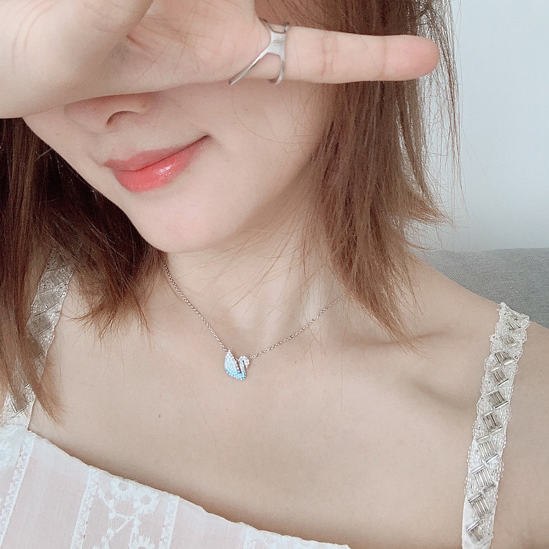 Swarovski 5512094 施华洛世奇新品蓝色渐变天鹅项链小号女锁骨链 Swarovski 5512094 施华洛世奇新品蓝色渐变天鹅项链小号女锁骨链