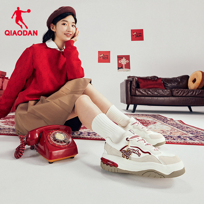 乔丹女运动鞋板鞋商场同款红色厚底增高春季新款休闲鞋052261521