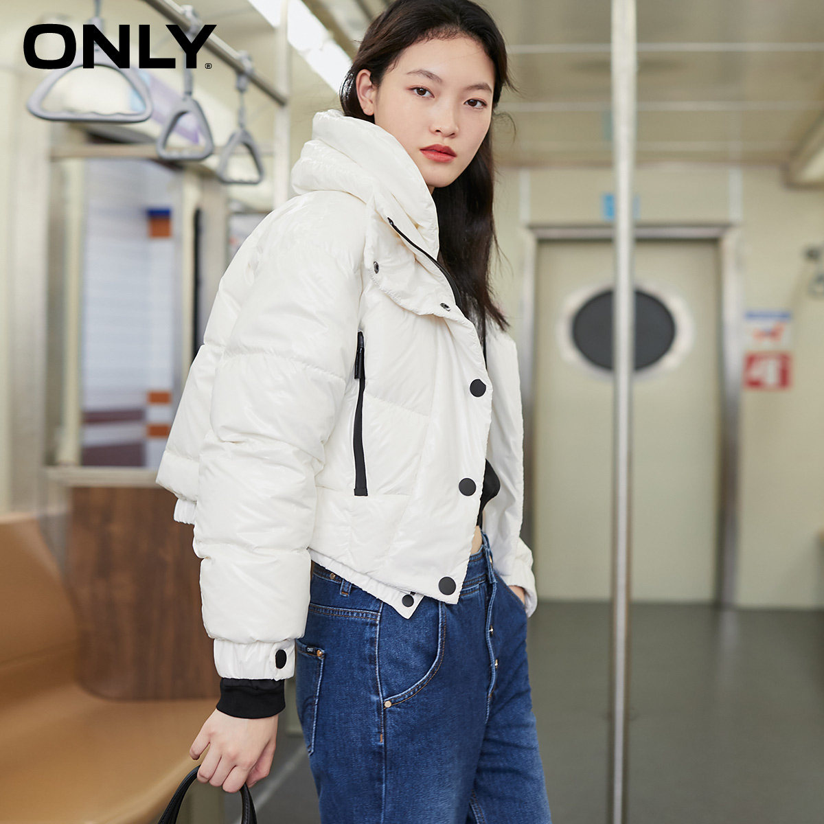only冬季新款个性材质短款羽绒服 ONLYoutlets店羽绒服