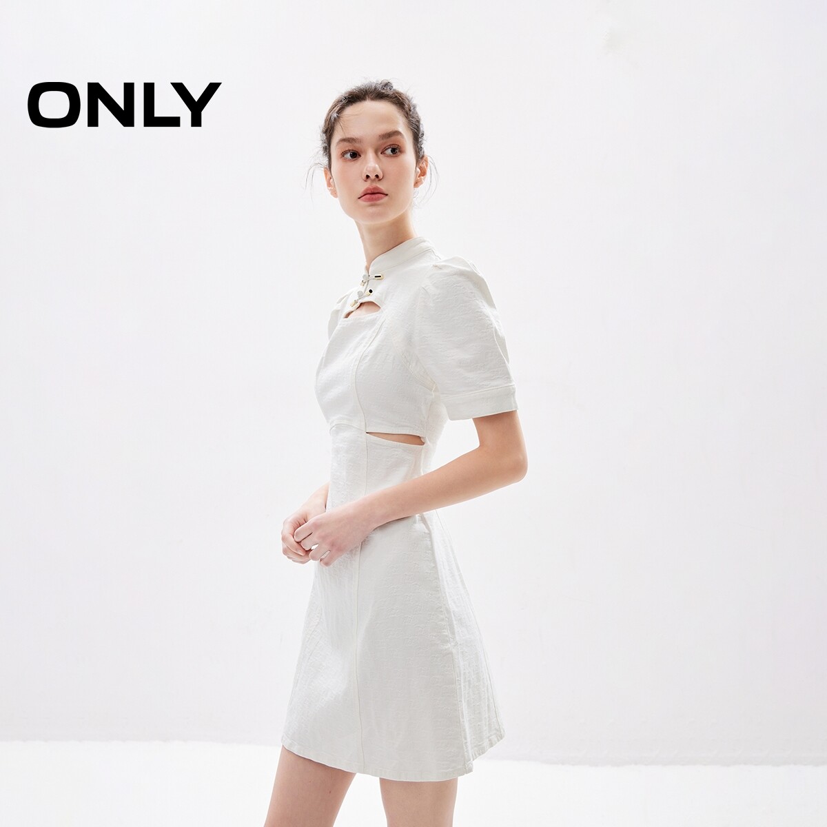 【新中式】ONLY奥莱春夏新款国风盘扣露腰牛仔短裙连衣裙女