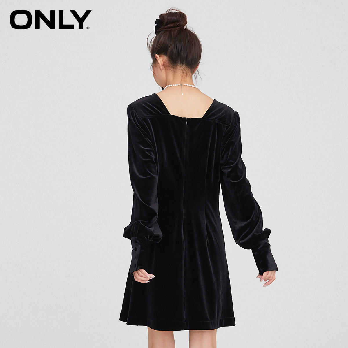 only2021秋季新款a字丝绒连衣裙 ONLYoutlets店连衣裙