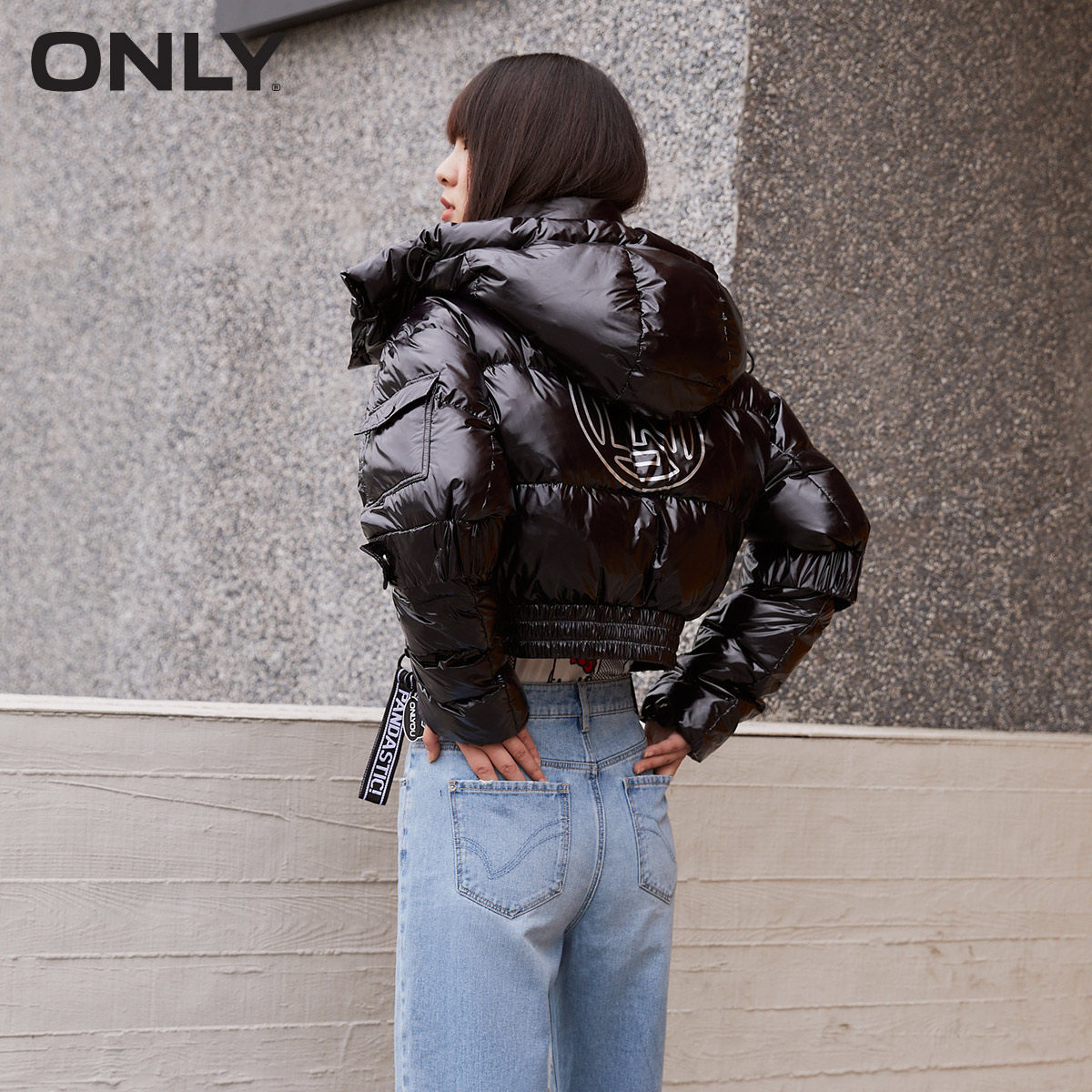 only奥莱冬季亮面材质字母羽绒服 ONLYoutlets店羽绒服