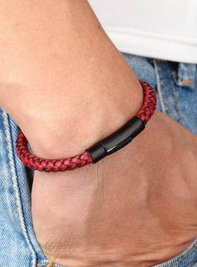 XQNI New Classic Style Men Leather Bracelet Simple Black Sta