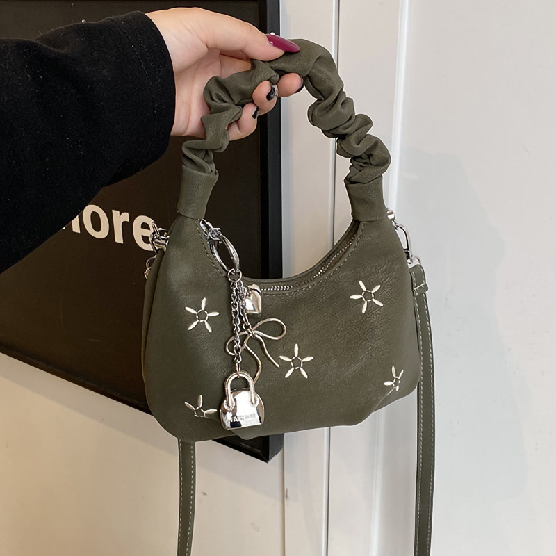 手拎时尚百搭小包包女2026新款春夏小众斜挎包超火褶皱云朵饺子包,淘宝优惠券,粉丝福利购,淘宝优惠卷