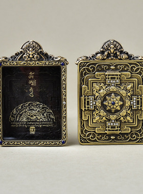 嘎乌盒花草纹直角坛城单面唐卡壳