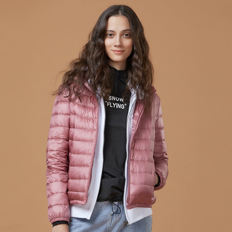 雪中飞 轻薄羽绒服女短款轻便易携立领修身鸭绒休闲外套潮 outlets 雪中飞 轻薄羽绒服女短款轻便易携立领修身鸭绒休闲外套潮 outlets