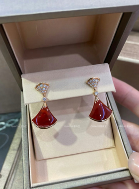 QIANYI仟意珠宝【轻奢系列】名媛进口5A锆钻镀18k金贝母扇子项链