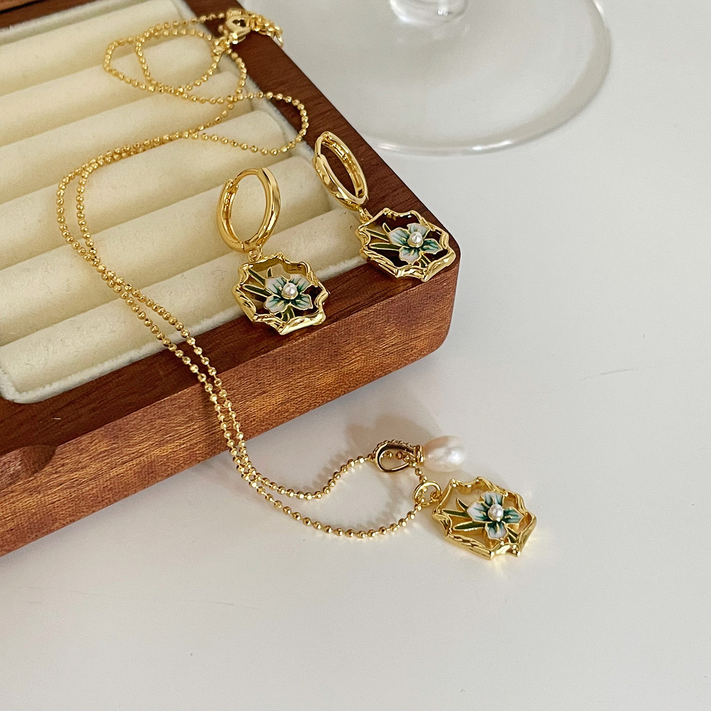 法式精致优雅金色花朵滴油珍珠耳环项链小众设计高级感耳饰饰品女,淘宝优惠券,粉丝福利购,淘宝优惠卷