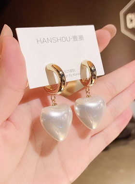 网红复古珍珠心形耳饰品