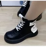 Martens, низкие модные короткие сапоги для отдыха в английском стиле, ботинки на платформе, коллекция 2022, мягкая подошва, в британском стиле