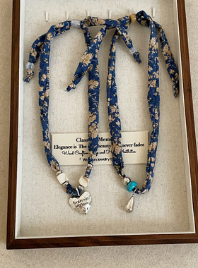 复古做旧字母爱心水滴吊坠蓝色印花丝巾项链女轻奢潮流颈链毛衣链