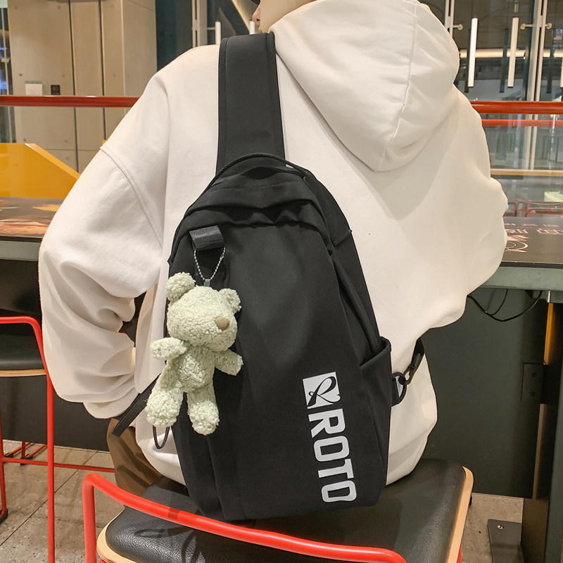 胸包潮牌2023新款男士大容量斜挎包 圣利威男士包袋