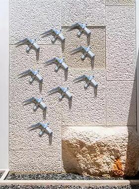 户外不锈钢镜面鸽子雕塑创意抽象海鸥小鸟售楼处草坪花园景观摆件