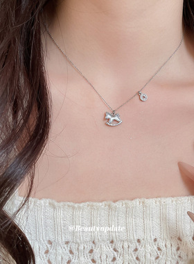 锆石贝母本命年小马项链新中式个性时尚气质锁骨链轻奢高级感项饰