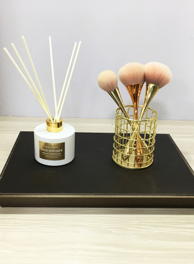 样板房间衣帽间衣服饰品衣柜