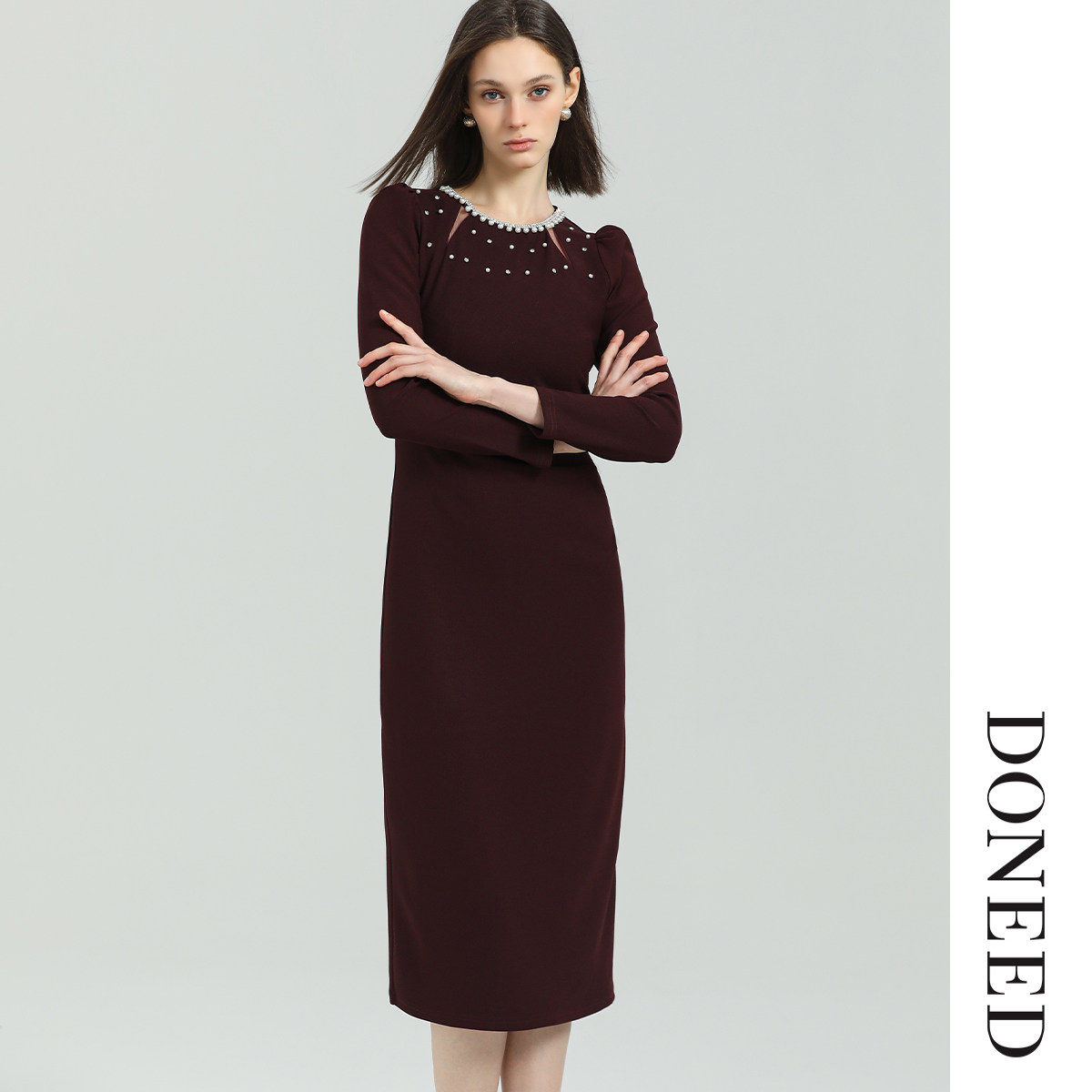 DONEED秋冬款时尚优雅钉珠圆领网纱镂空设计感2025针织连衣裙女,淘宝优惠券,粉丝福利购,淘宝优惠卷