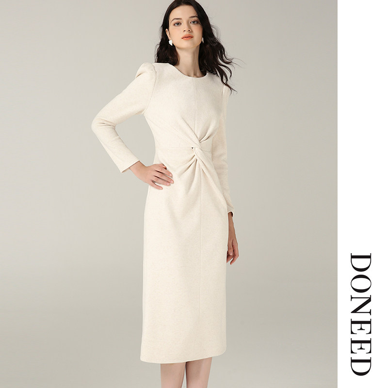 DONEED秋款法式复古气质扭结收腰显瘦显高A摆针织2025连衣裙女