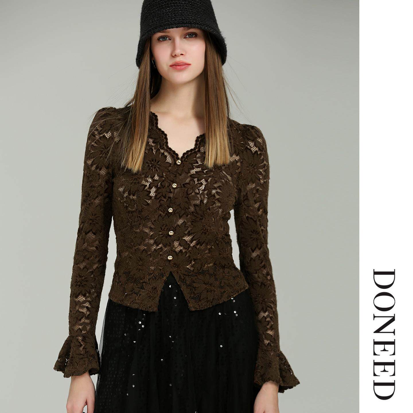 DONEED初春新款V领蕾丝衬衫复古优雅设计感喇叭袖镂空短款上衣女