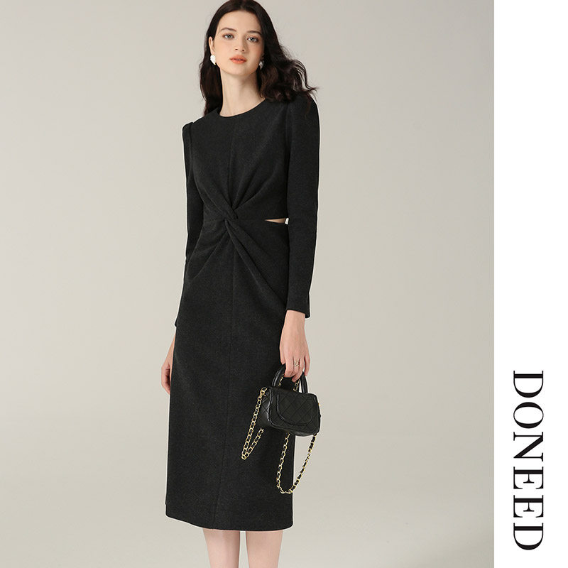DONEED秋款法式复古气质扭结收腰显瘦显高A摆针织2025连衣裙女